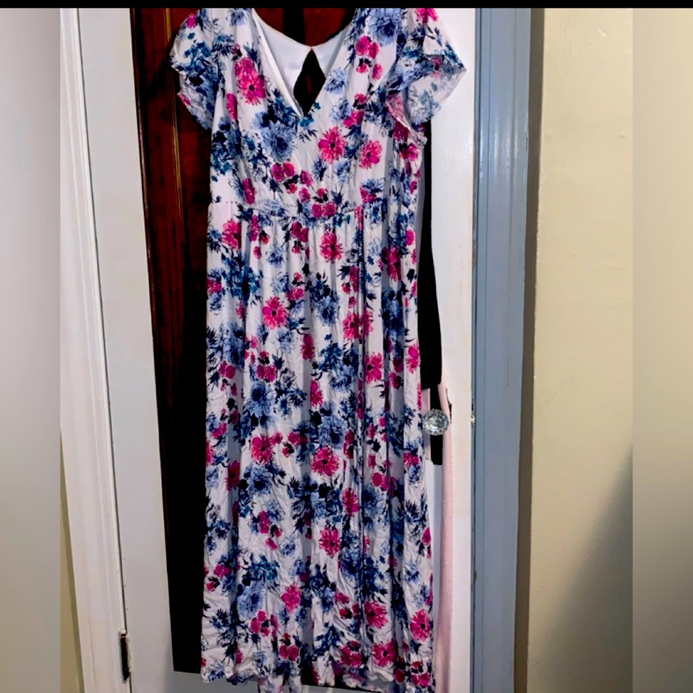 ⭐️ 5/$20 Torrid Dress Size 2
